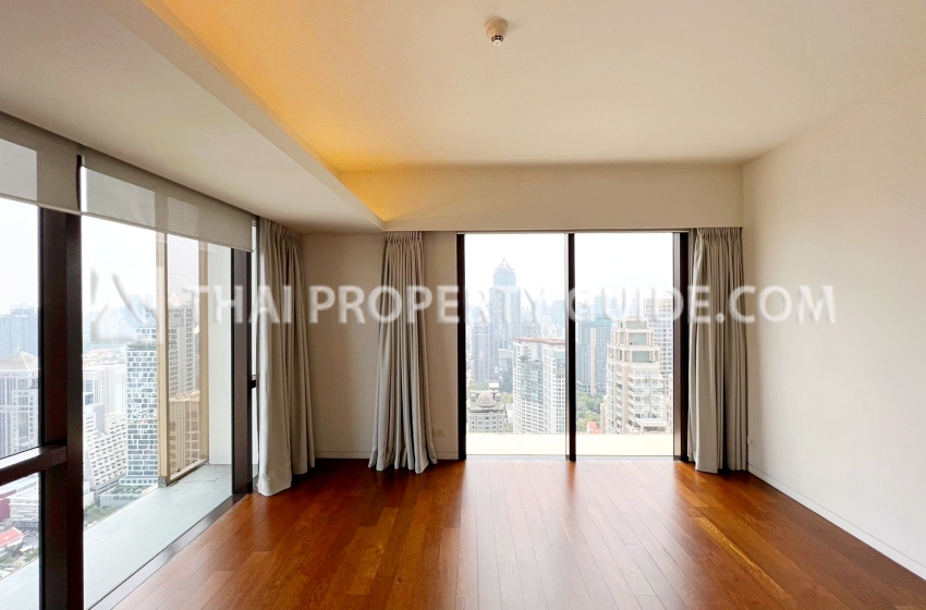 Condominium in Ploenchit : Hansar Rajdamri 